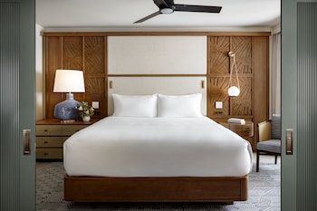 Panoramic Suite, 1 Bedroom, Kilohana Corner Suite, (1 King Bed)