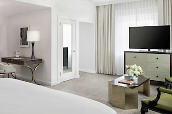 Superior Room, 1 King Bed, Non Smoking