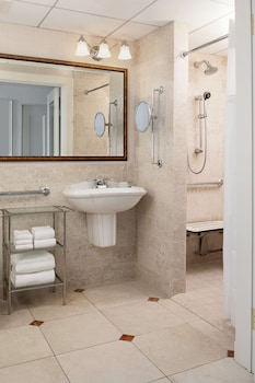 Room, 2 Queen Beds, Accessible, Non Smoking (Roll-in Shower)