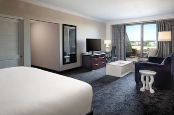 Junior Suite, 1 King Bed, Non Smoking