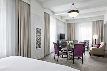 Junior Suite, 1 King Bed, Non Smoking