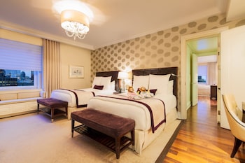 Signature Room, 2 Queen Beds