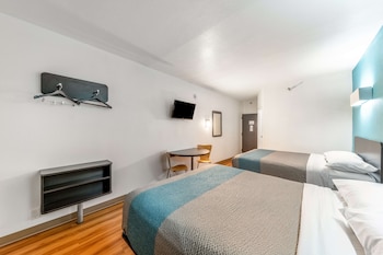 Standard Room, 2 Queen Beds, Accessible, Non Smoking