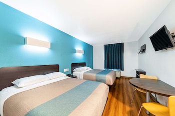 Standard Room, 2 Queen Beds, Accessible, Non Smoking
