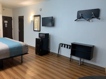 Standard Room, 2 Queen Beds, Non Smoking