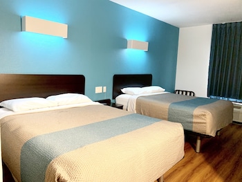 Standard Room, 2 Queen Beds, Accessible, Non Smoking