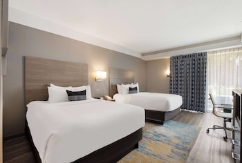 Standard Room, 2 Queen Beds, Accessible, Patio
