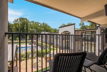 Standard Room, 1 King Bed, Patio, Pool View