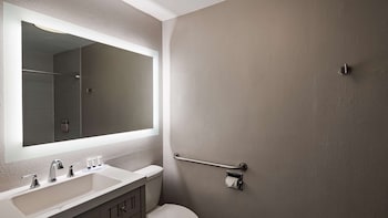 Standard Room, 2 Queen Beds, Accessible, Patio