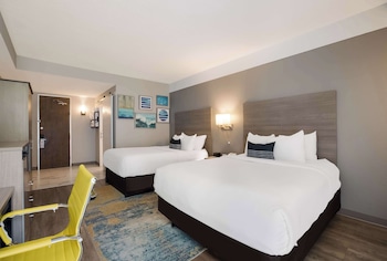 Standard Room, 2 Queen Beds, Accessible, Patio