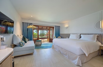 Luxury Room, 1 King Bed or 2 Twin Beds, Sea facing with Garden View, Balcony or Terrace