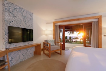 Suite, 1 King Bed, Balcony, Ocean View (Direct Beach Access)