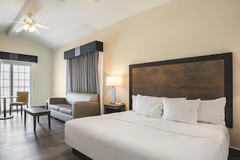 Executive Suite, 1 King Bed, Non Smoking