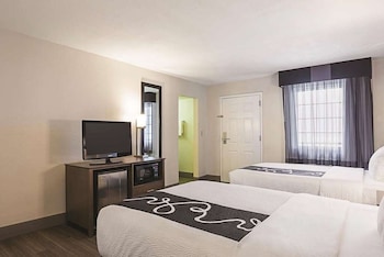 Room, 2 Double Beds, Bathtub Grab Bars, Non Smoking (Mobility/Hearing Accessible)