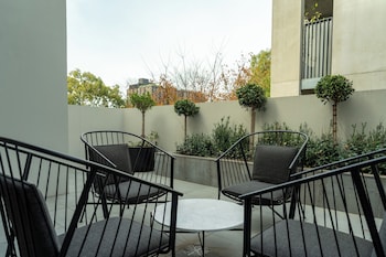 Room, Terrace (Yarra)