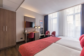 Comfort Room (1 Twin Bed 1 Single Bed)