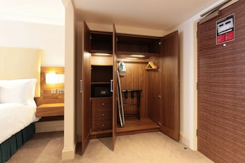 Executive Room, 1 King Bed with Sofa bed