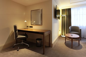Executive Room, 1 King Bed with Sofa bed