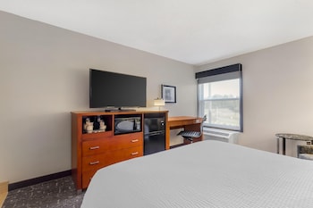 Standard Room, 1 Queen Bed, Accessible, Bathtub