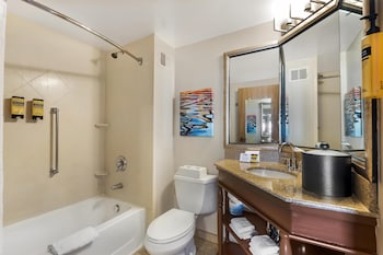 Standard Room, 1 King Bed, Non Smoking, Refrigerator & Microwave (with Sofabed)