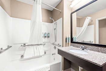Standard Room, 1 Queen Bed, Accessible, Bathtub (with Sofabed)