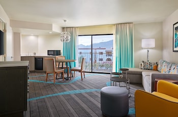 Executive Suite, Multiple Beds, Corner