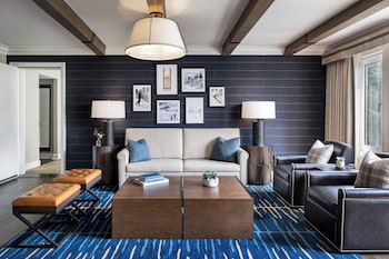 Suite, Slope side (1 Bedroom)