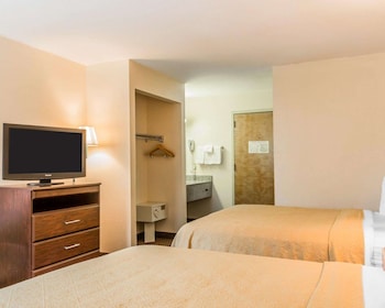 Standard Room, 2 Queen Beds, Non Smoking