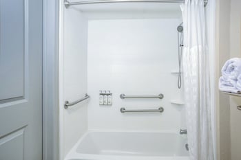 Room, 2 Queen Beds, Accessible Bathtub (Accessible Tub)