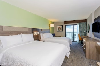Standard Room, 2 Queen Beds, Balcony, Oceanfront (High Floor)