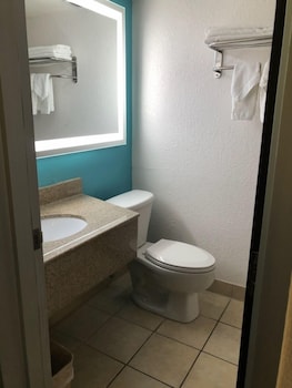 Room, 2 Queen Beds, Smoking