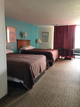Room, 2 Queen Beds, Smoking