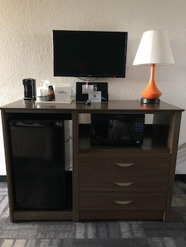 Room, 2 Queen Beds, Accessible, Non Smoking