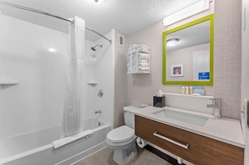 Room, 2 Queen Beds, Refrigerator & Microwave