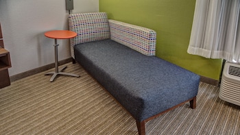 Standard Room, 1 Queen Bed