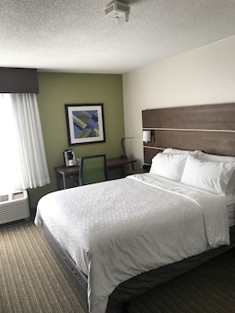 Standard Room, 1 Queen Bed, Accessible (Mobility Tub)