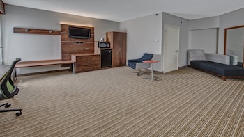 Standard Room, 2 Double Beds, Accessible Bathtub (Mobility Tub)