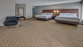 Standard Room, 2 Double Beds, Accessible Bathtub (Mobility Tub)