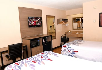 Deluxe Room, 2 Queen Beds, Non Smoking