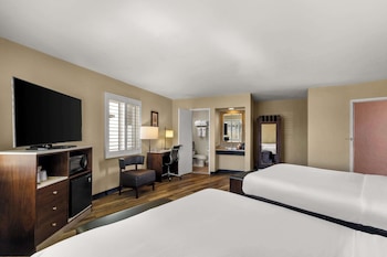 Standard Room, 2 Queen Beds, Non Smoking