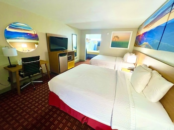 Standard Room, 2 Queen Beds, Smoking