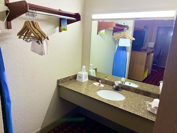 Standard Room, 1 King Bed, Smoking