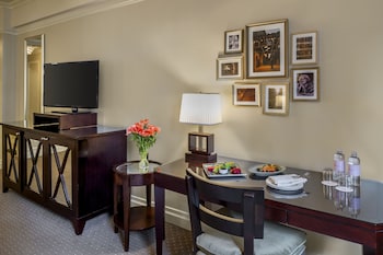 Premier Room, 1 King Bed, City View