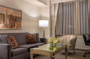 Suite, 1 Bedroom (On the Avenue)