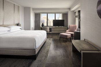 Suite, 1 King Bed, City View