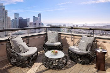 Presidential Suite, 1 King Bed, Balcony