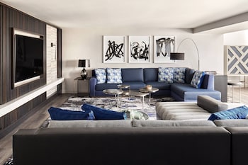 Suite, 1 King Bed