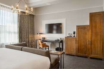 Studio, 1 King Bed (Clock Tower)