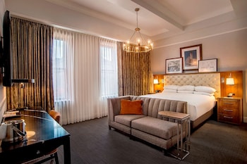 Junior Suite, 1 King Bed (Clock Tower)