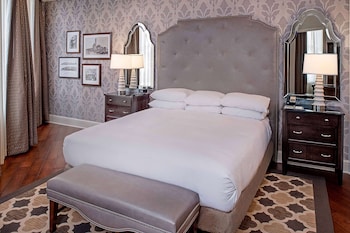 Junior Suite, 1 King Bed (Historic)